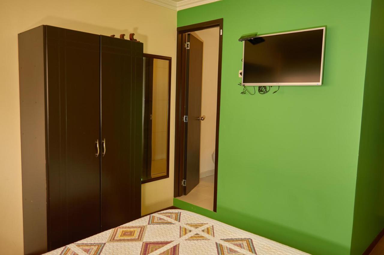 Hotel Alojate In Богота Экстерьер фото