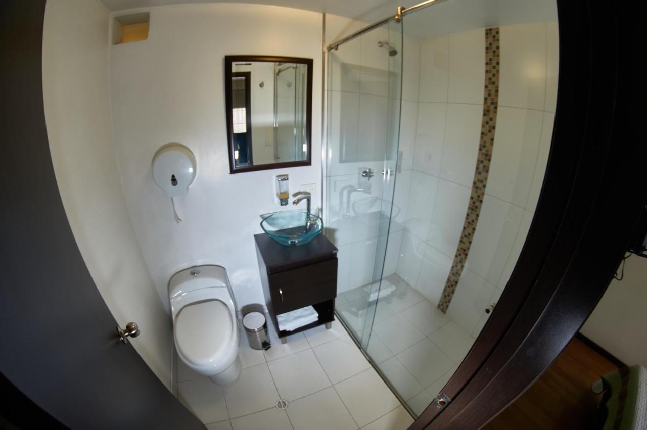 Hotel Alojate In Богота Экстерьер фото